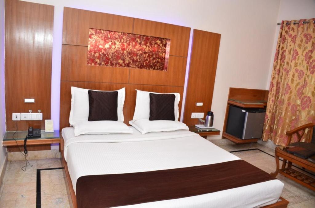 Hotel Basera Brij Bhoomi Vrindavan Luaran gambar