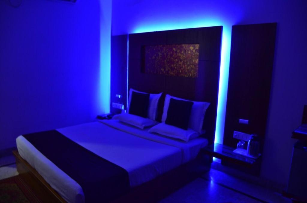 Hotel Basera Brij Bhoomi Vrindavan Luaran gambar