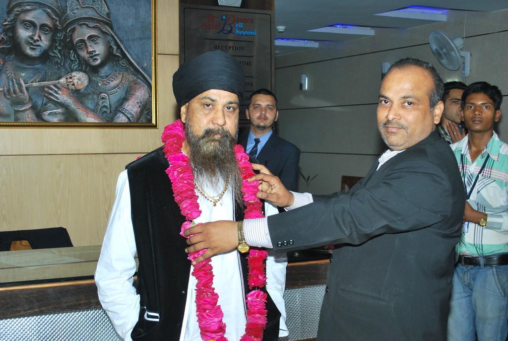 Hotel Basera Brij Bhoomi Vrindavan Luaran gambar