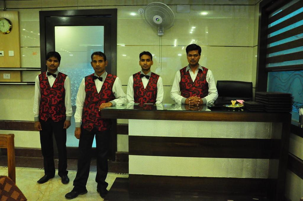 Hotel Basera Brij Bhoomi Vrindavan Luaran gambar